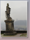 Stirling Castle: William Wallace sieht hinber zu seinem anderen Denkmal
